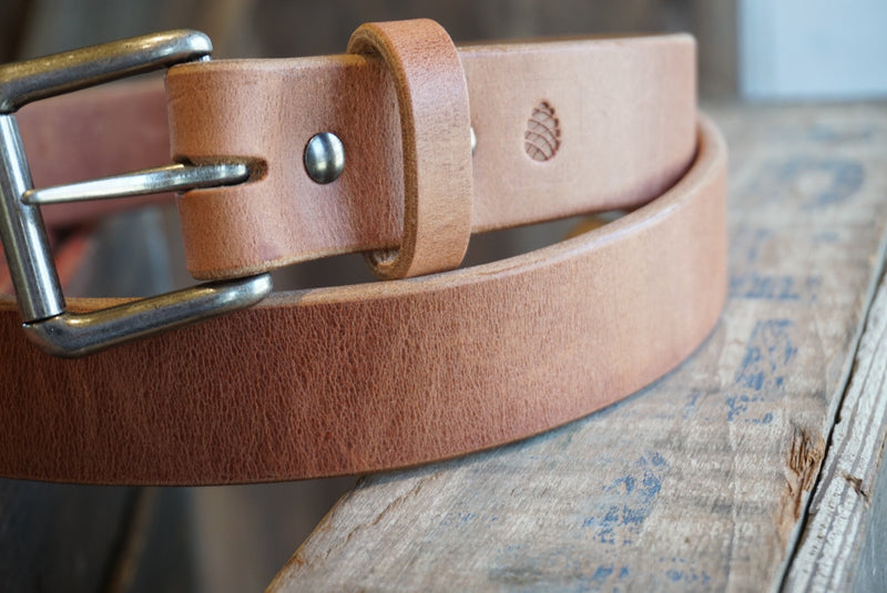 Distressed Waxed Harness Leather Belt in Antique Brown (Size 46) by To